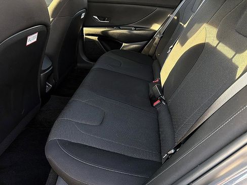 Certified 2024 Hyundai Elantra SE image 7