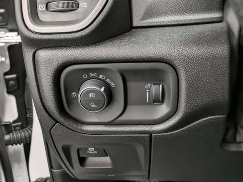 Used 2026 RAM 1500 Express AWD/4WD image 21