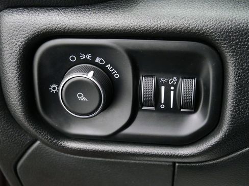 Used 2020 RAM 3500 Big Horn image 26