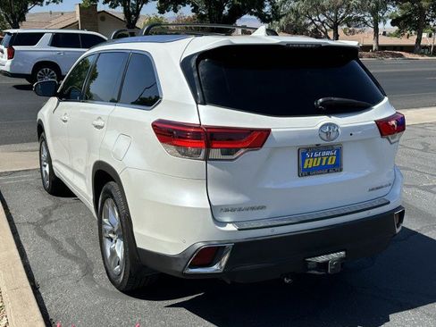 Used 2019 Toyota Highlander Limited w/ Carpet Mat Package (TMS) AWD/4WD image 5