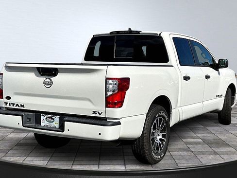 Used 2023 Nissan Titan SV image 2