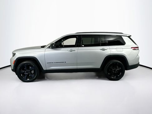 Used 2023 Jeep Grand Cherokee L Laredo RWD image 8