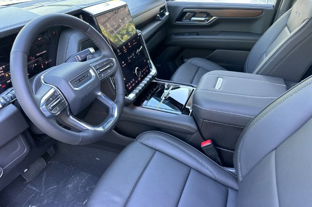 Used 2026 GMC Yukon XL Denali w/ Sun & Power Step Package AWD/4WD image 10