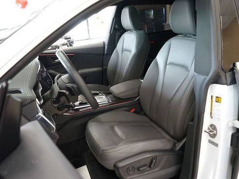 Used 2023 Audi Q8 Premium Plus AWD/4WD image 2