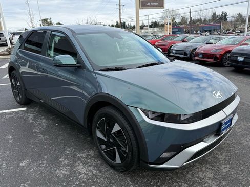 Certified 2025 Hyundai Ioniq 5 SE image 7