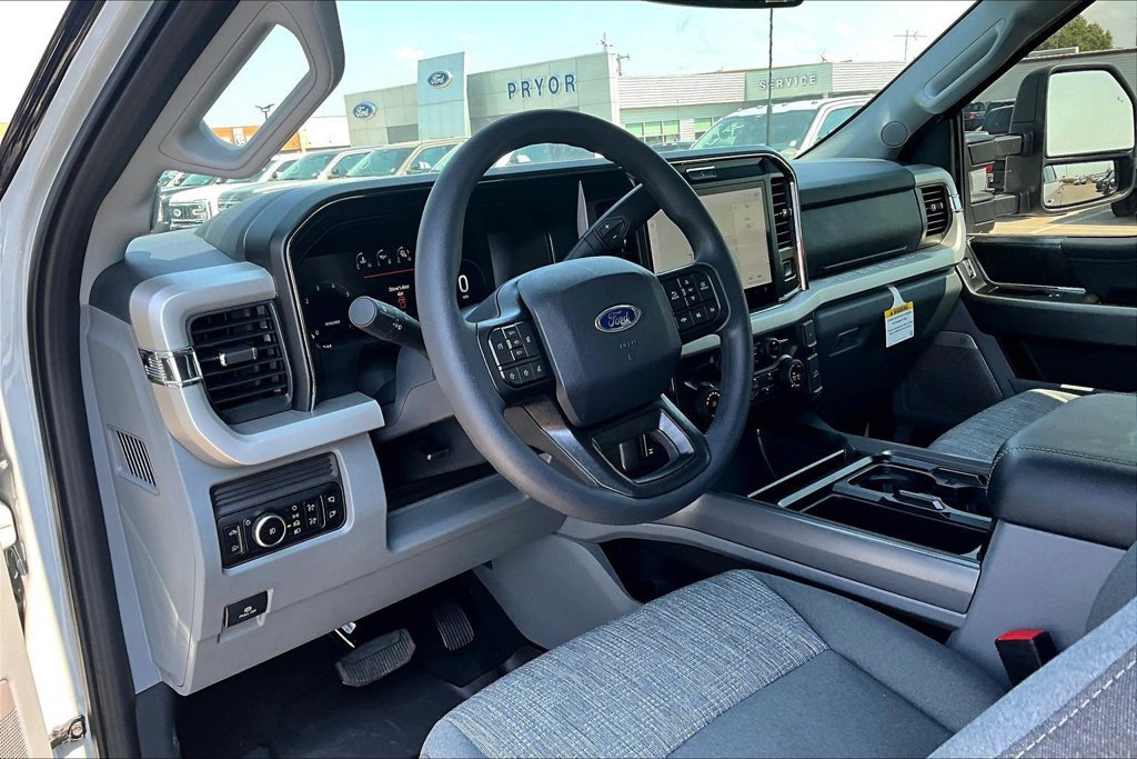 New 2026 Ford F350 XLT w/ XLT Premium Package AWD/4WD image 6