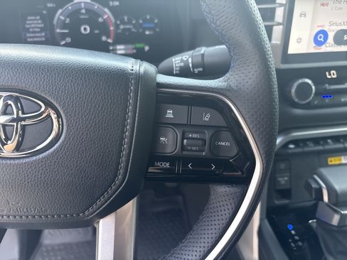Used 2023 Toyota Tundra Platinum AWD/4WD image 20