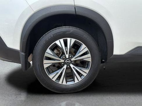 Used 2023 Nissan Rogue SV AWD/4WD image 13
