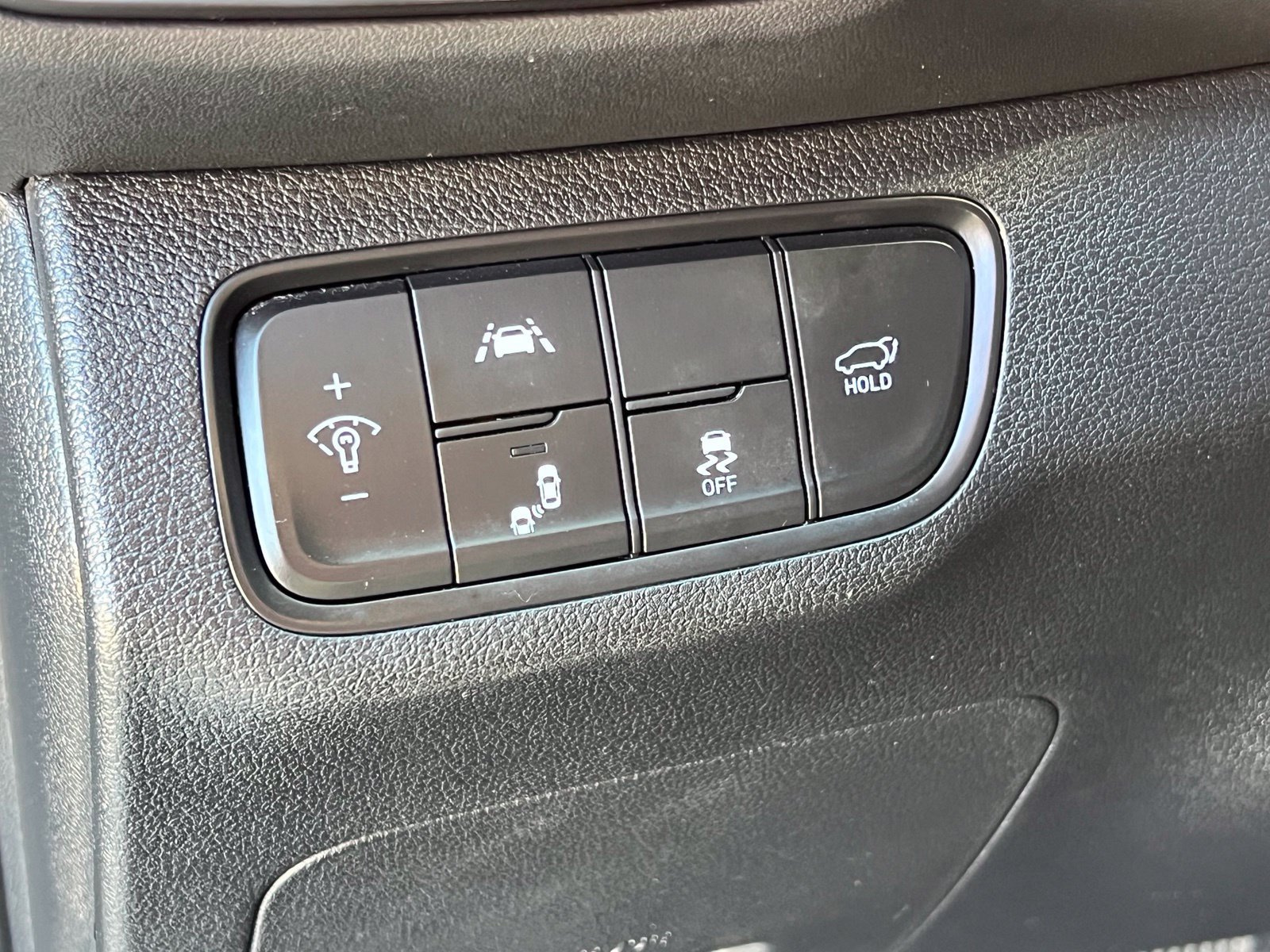 Used 2020 Hyundai Santa Fe Limited FWD image 29