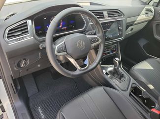 Used 2023 Volkswagen Tiguan SE FWD video 2