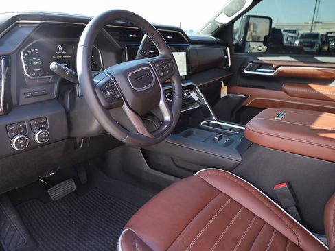 Used 2026 GMC Sierra 3500 Denali Ultimate image 12