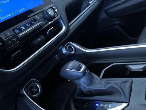 Used 2025 Toyota Grand Highlander XLE image 32