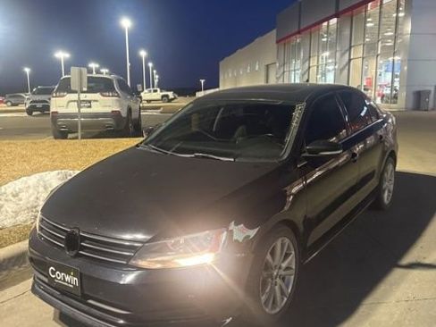 Used 2015 Volkswagen Jetta TDI SE image 40