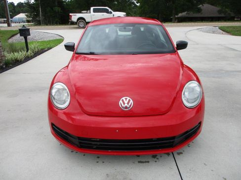 Used 2015 Volkswagen Beetle 1.8T Classic FWD image 10