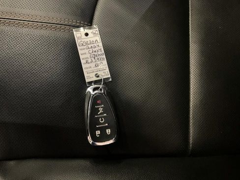 Used 2024 Chevrolet Equinox Premier FWD image 29