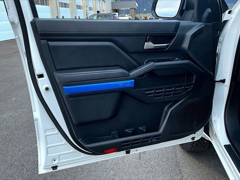 Used 2024 Toyota Tacoma TRD Off-Road image 24