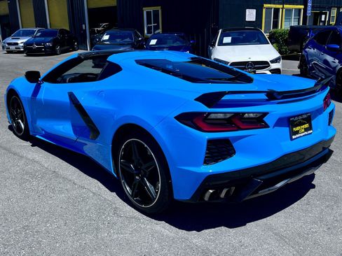 Used 2021 Chevrolet Corvette Stingray Coupe w/ Z51 Performance Package RWD image 8