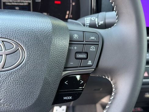 New 2026 Toyota Camry Hybrid FWD image 26