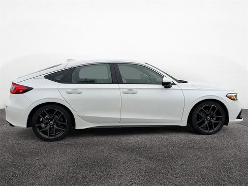 Used 2023 Honda Civic Sport Touring image 6