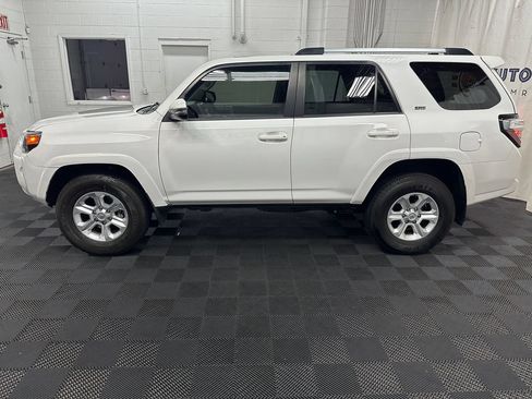 Used 2023 Toyota 4Runner SR5 Premium w/ Moonroof Package AWD/4WD image 6