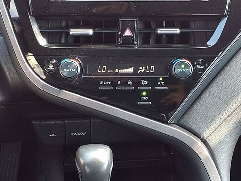 Used 2024 Toyota Camry SE FWD image 16