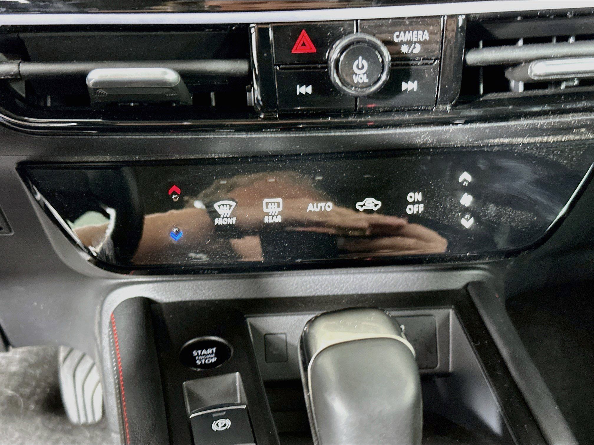Used 2025 Nissan Kicks SR FWD image 23