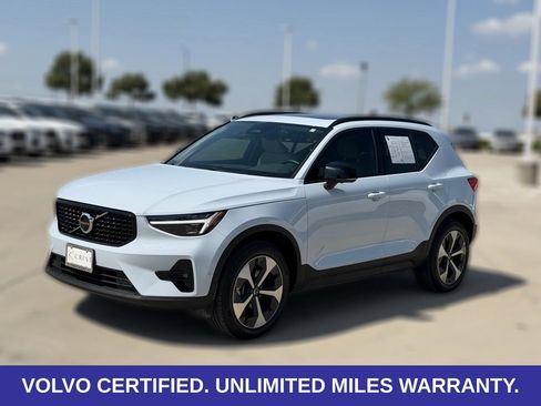 Certified 2026 Volvo XC40 B5 Plus AWD/4WD image 4