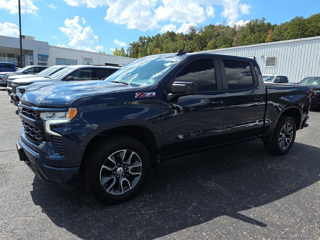 Used 2022 Chevrolet Silverado 1500 RST w/ Z71 Off-Road Package AWD/4WD image 4