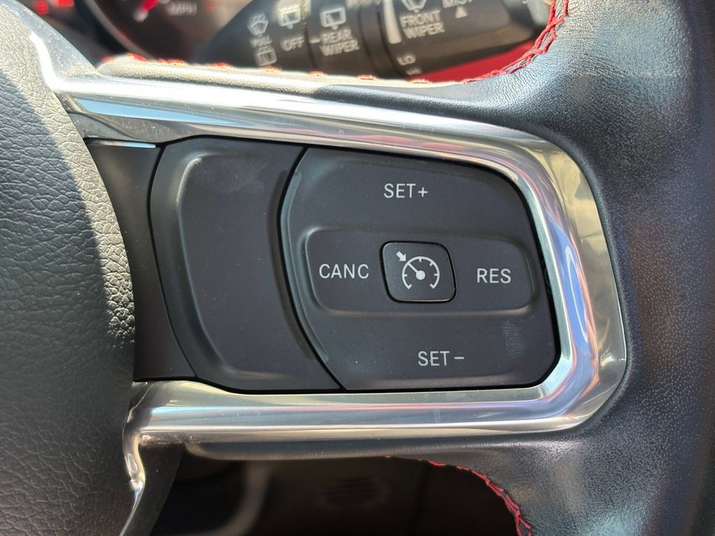 Used 2022 Jeep Wrangler Unlimited Rubicon w/ LED Lighting Group AWD/4WD image 32