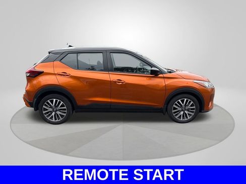 Used 2024 Nissan Kicks SV w/ Interior Electronics Package FWD image 9