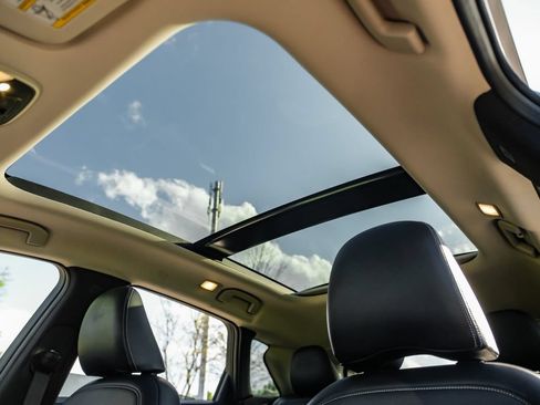 Used 2019 INFINITI QX50 Luxe w/ Cargo Package FWD image 7