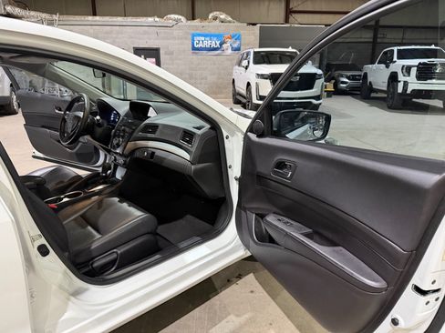 Used 2017 Acura ILX FWD image 25