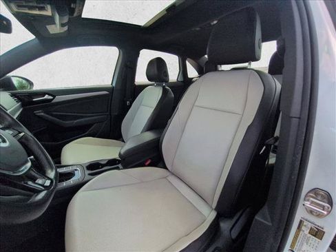 Used 2020 Volkswagen Jetta R-Line w/ R-Line Cold Weather Package FWD image 15