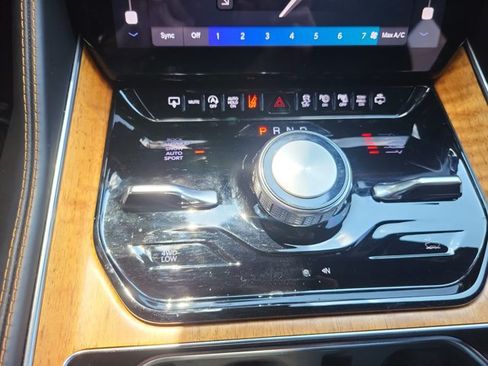 Certified 2023 Jeep Grand Wagoneer Series III AWD/4WD image 36