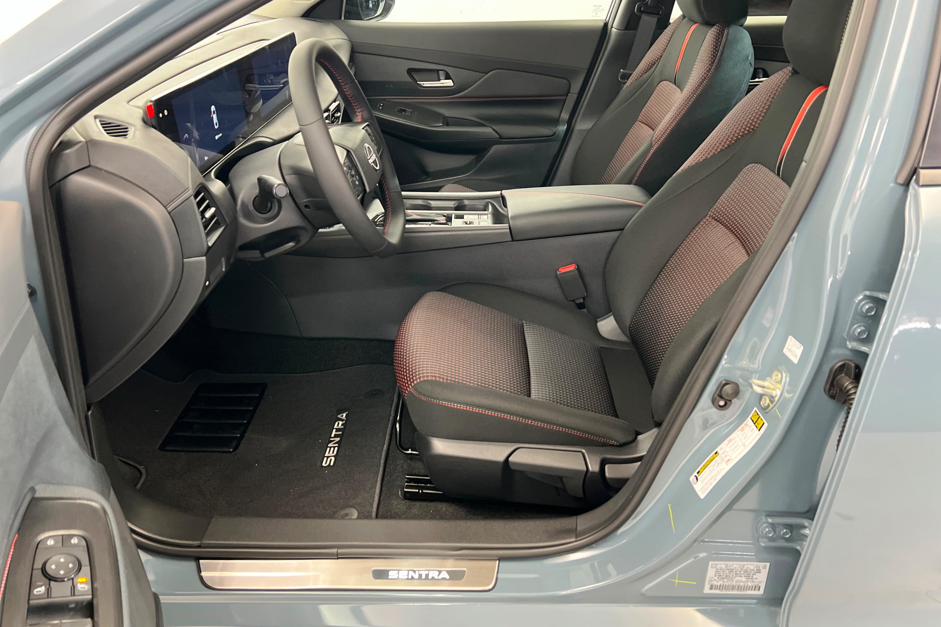 New 2027 Nissan Sentra SR w/ Floor Mat Package FWD image 17
