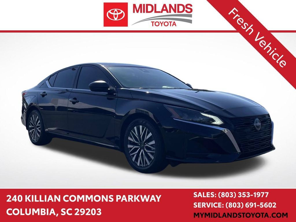 Used 2024 Nissan Altima 2.5 SV FWD image 1