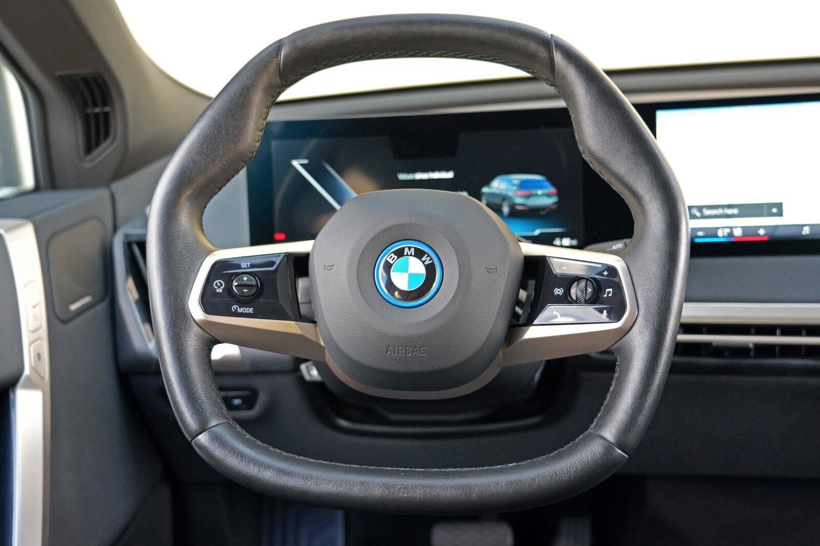 Used 2024 BMW iX xDrive50 w/ Convenience Package AWD/4WD image 19