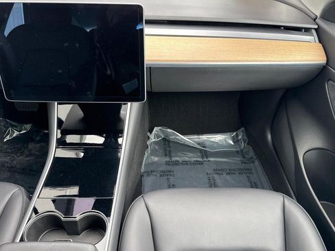 Used 2020 Tesla Model 3 Standard Range RWD image 28