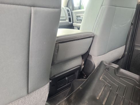 Used 2018 RAM 1500 Classic SLT AWD/4WD image 31