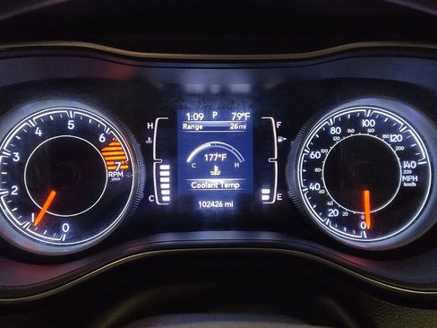 Used 2019 Jeep Cherokee Latitude w/ Popular Appearance Group FWD image 23