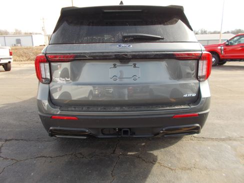 Used 2025 Ford Explorer ST-Line w/ Premium Package image 3