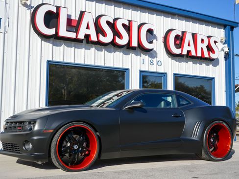 Used 2011 Chevrolet Camaro SS w/ RS Package RWD image 2