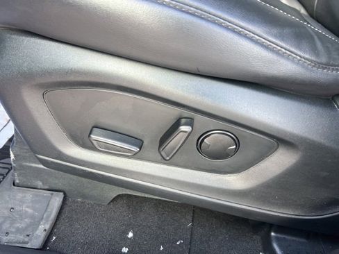 Certified 2023 Ford Explorer XLT w/ Equipment Group 202A image 19