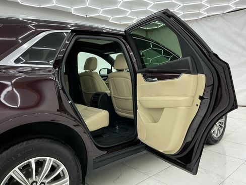 Used 2018 Cadillac XT5 Luxury w/ Driver Awareness Package FWD image 23