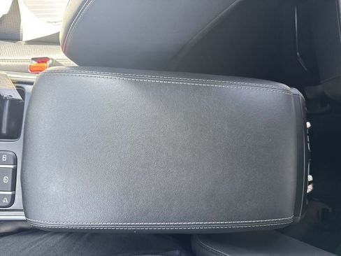 Used 2024 Kia Sorento S image 24