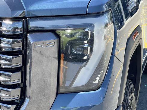 Used 2024 GMC Sierra 2500 Denali Ultimate AWD/4WD image 16