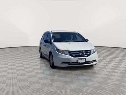 Used 2016 Honda Odyssey LX image 3