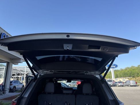 Used 2025 GMC Acadia Elevation w/ Elevation Premium Package AWD/4WD image 41