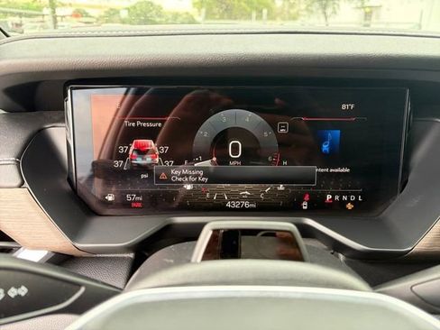 Certified 2024 GMC Acadia Denali w/ Super Cruise Package FWD image 9