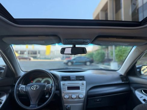 Used 2011 Toyota Camry SE image 15